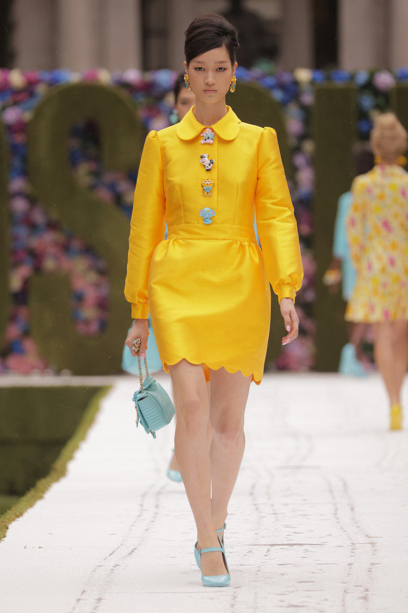 The Moschino Spring 2022 Collection Is Child's Play for Jeremy Scott