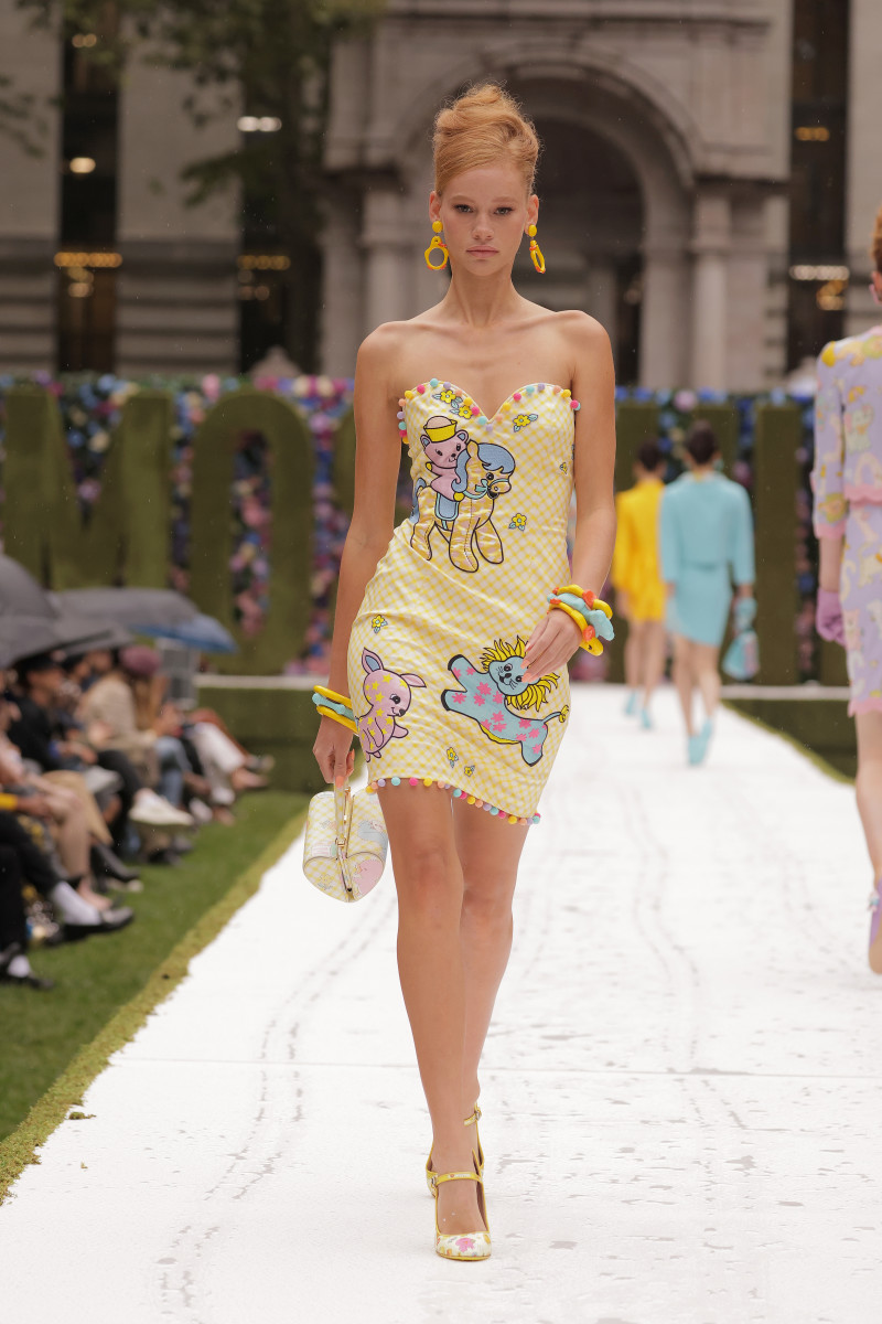 The Moschino Spring 2022 Collection Is Child's Play for Jeremy Scott