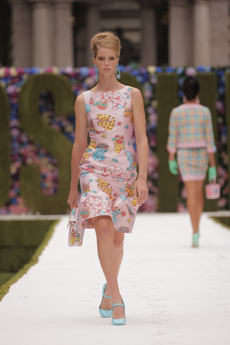 The Moschino Spring 2022 Collection Is Child's Play for Jeremy Scott