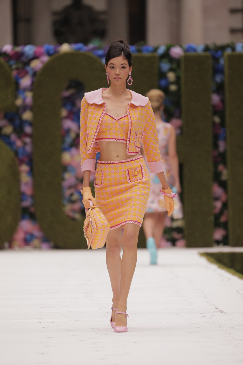 The Moschino Spring 2022 Collection Is Child's Play for Jeremy Scott