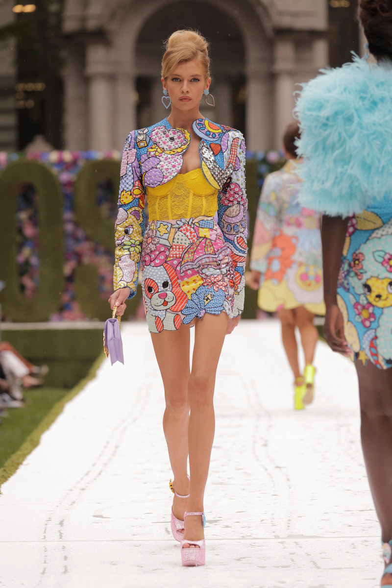 The Moschino Spring 2022 Collection Is Child's Play for Jeremy Scott