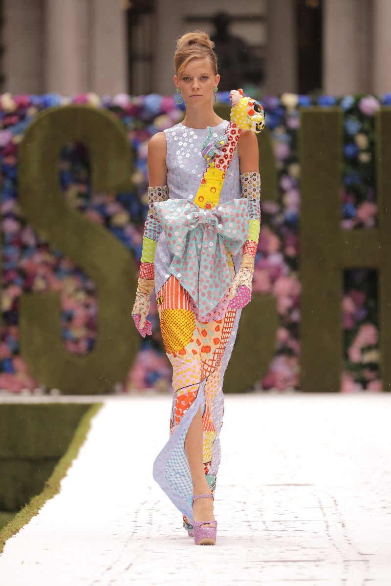 The Moschino Spring 2022 Collection Is Child's Play for Jeremy Scott