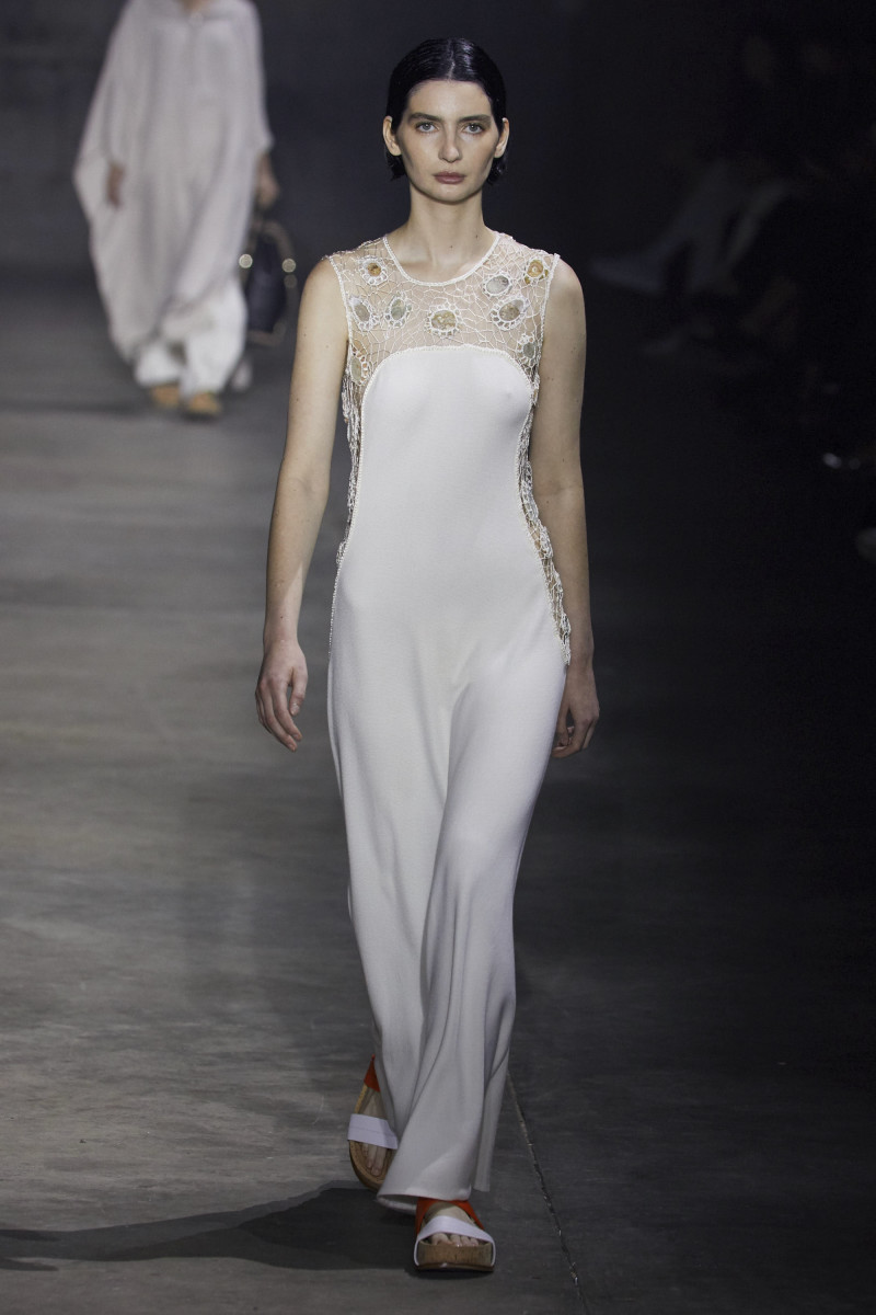 Gabriela Hearst Puts the Spotlight on Artisans for Spring 2022