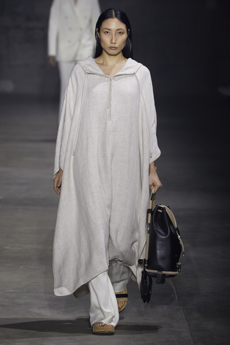 Gabriela Hearst Puts the Spotlight on Artisans for Spring 2022