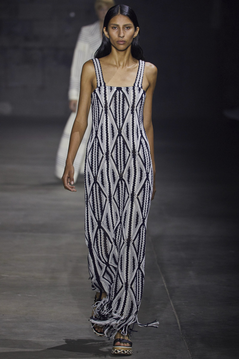 Gabriela Hearst Puts the Spotlight on Artisans for Spring 2022
