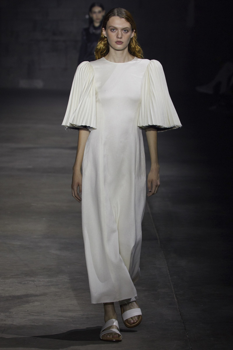 Gabriela Hearst Puts the Spotlight on Artisans for Spring 2022