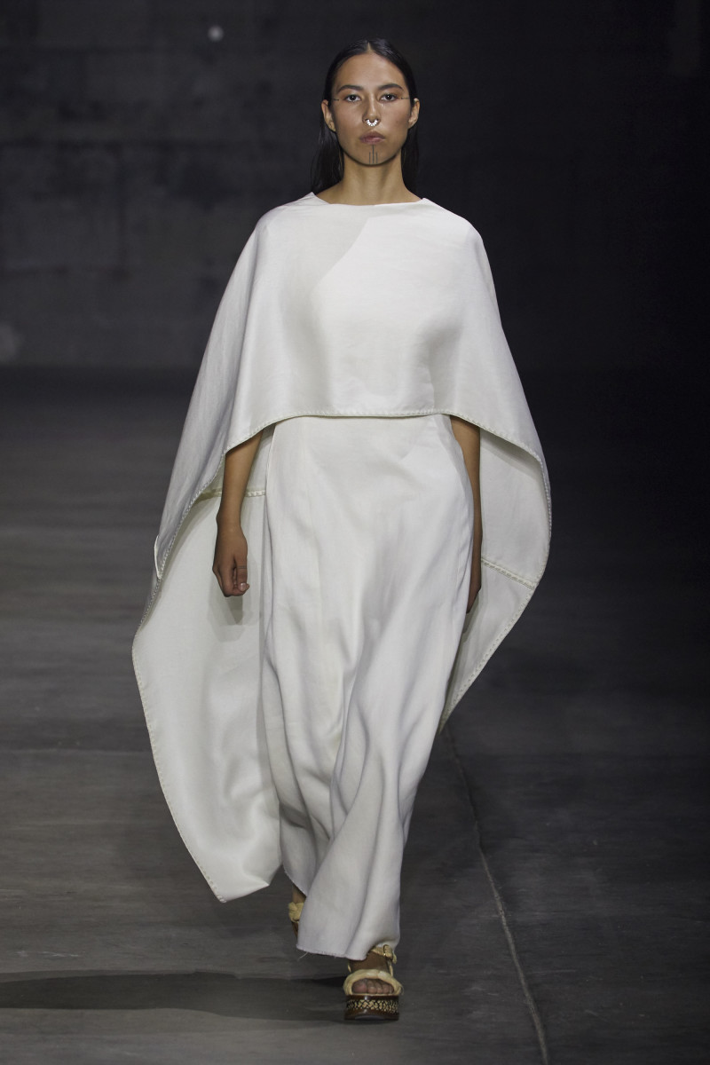 Gabriela Hearst Puts the Spotlight on Artisans for Spring 2022