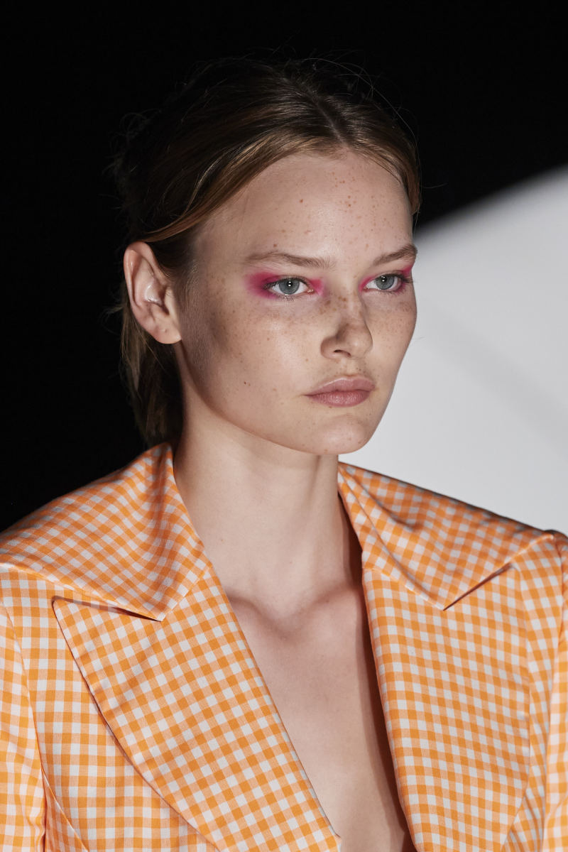 Candy-Colored Eye Makeup Is the Cheery Beauty Trend Taking Over the Spring Runways