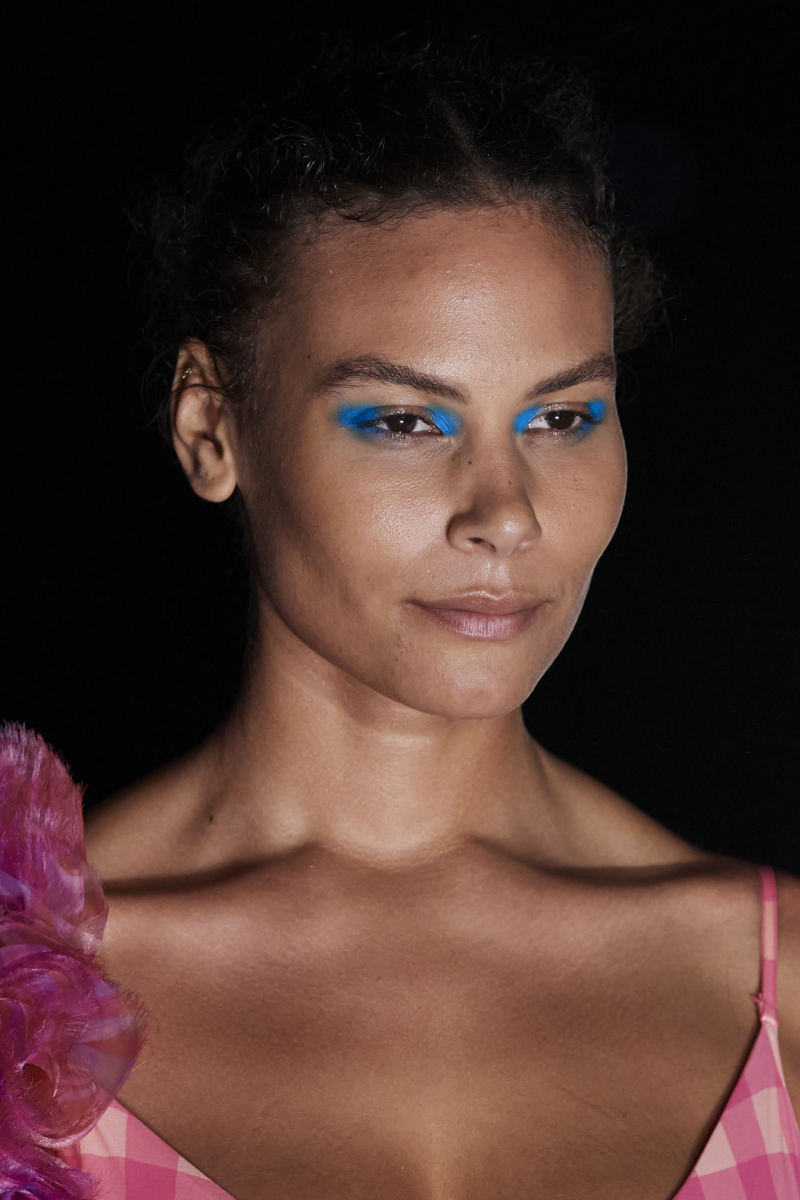 Candy-Colored Eye Makeup Is the Cheery Beauty Trend Taking Over the Spring Runways