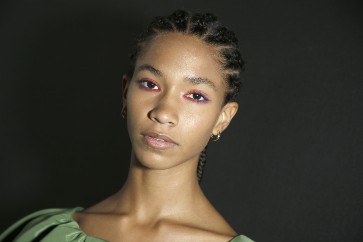 Candy-Colored Eye Makeup Is the Cheery Beauty Trend Taking Over the Spring Runways
