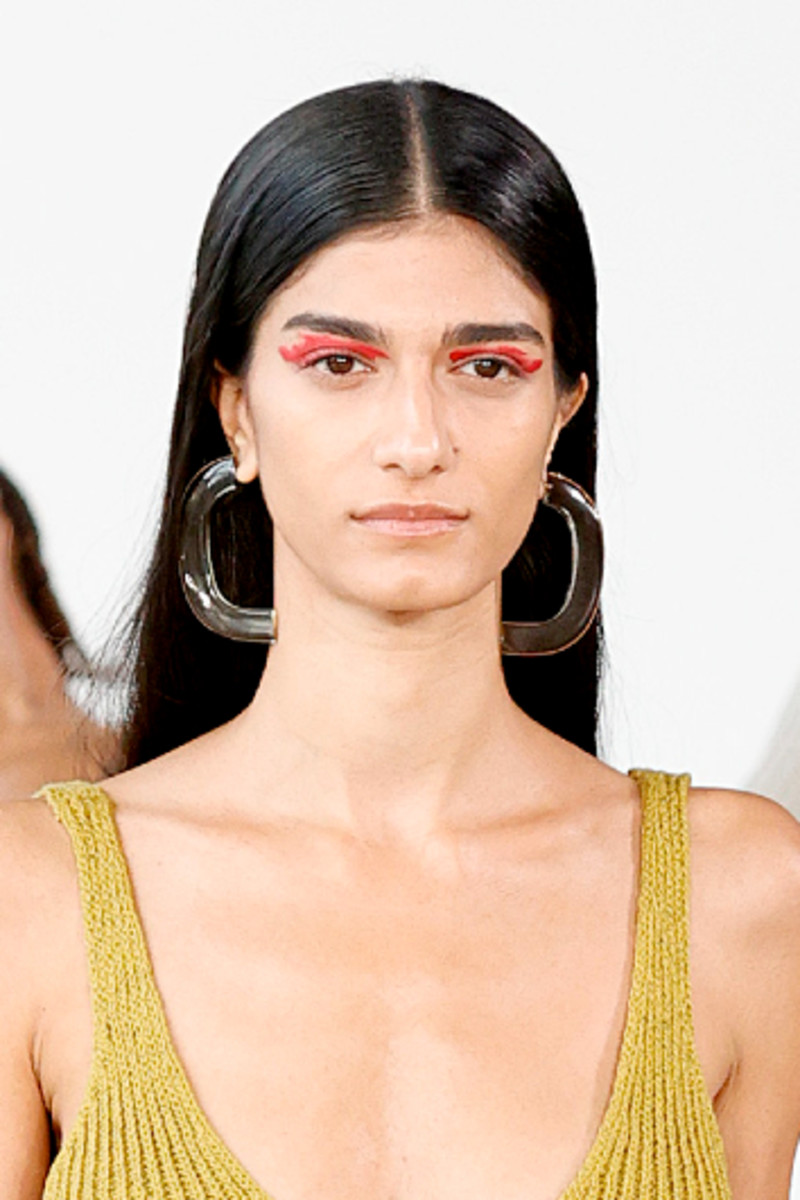 Candy-Colored Eye Makeup Is the Cheery Beauty Trend Taking Over the Spring Runways