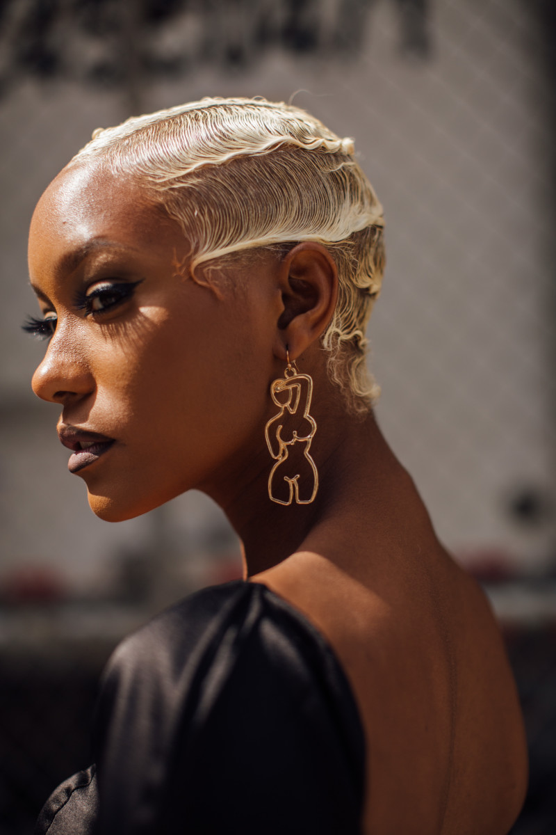The 21 Best Beauty Looks From London Fashion Week Street Style