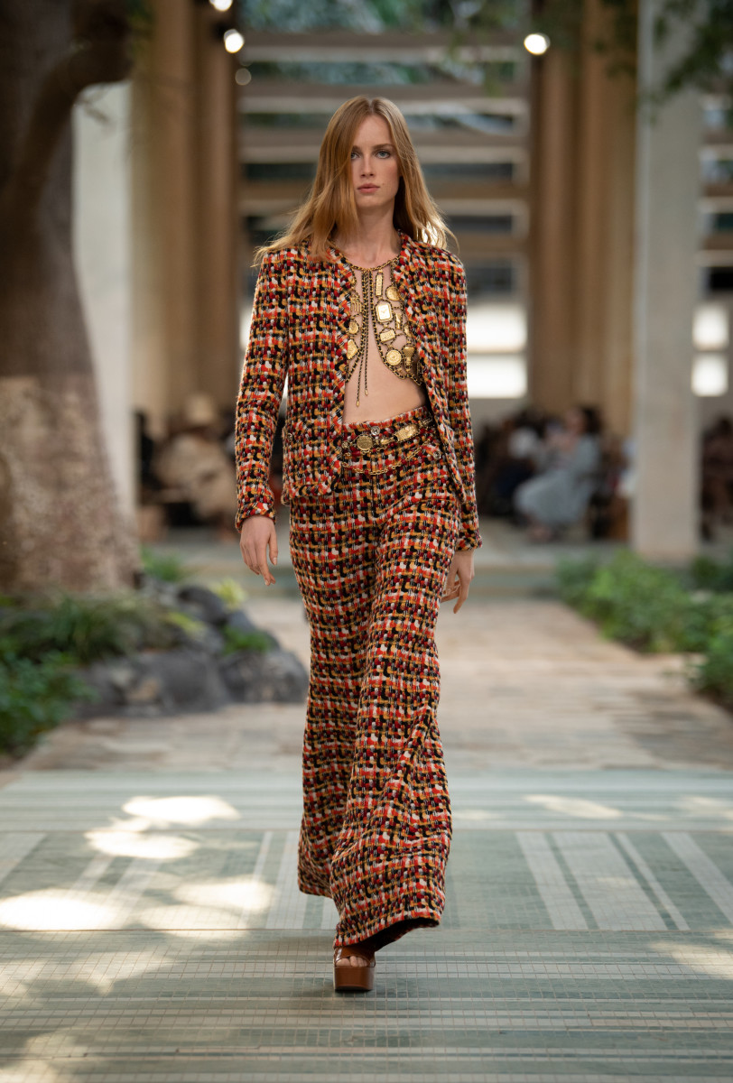 Virginie Viard Brings the '70s Back for Chanel Métiers d'Art 2023 