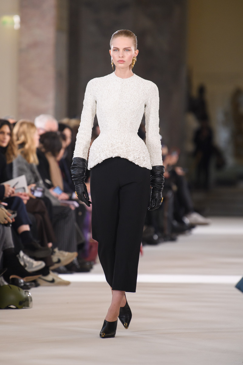 Schiaparelli Haute Couture Spring 2023 Look (1)