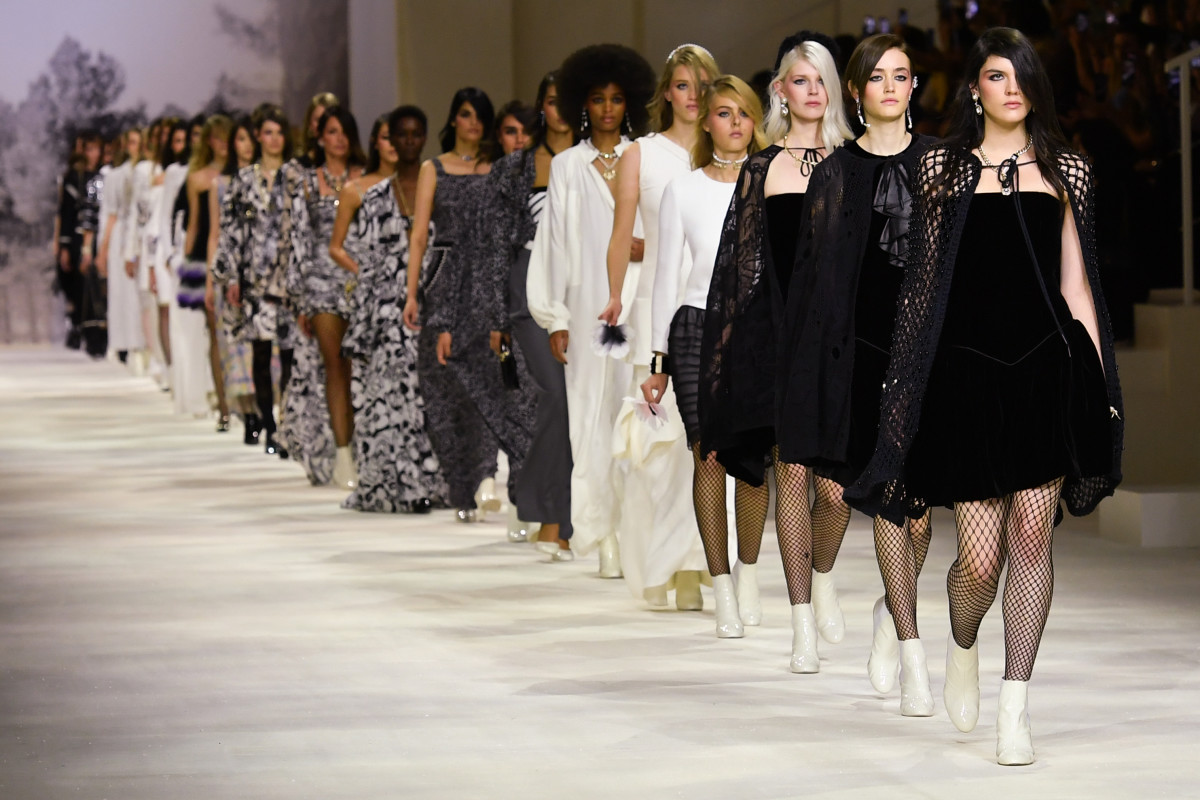 Must Read: Chanel to Show Cruise 2024 Collection on Los Angeles