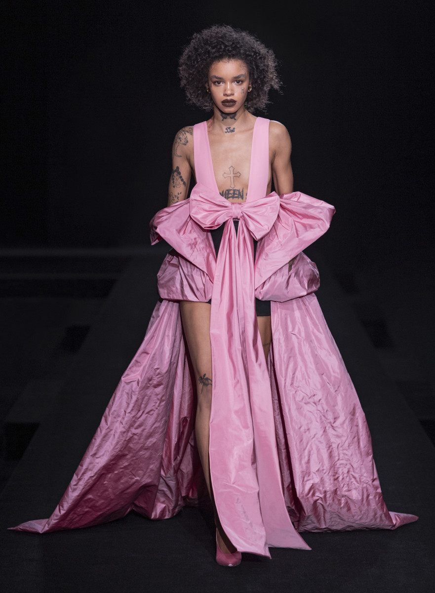 Valentino Wants Us Wearing Less and Going Out More for Haute Couture Spring  2023 - Fashionista