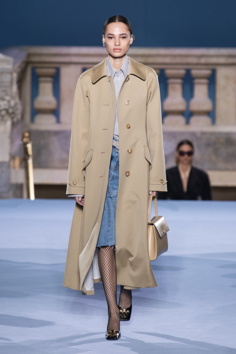 Tory Burch Fall 2023 NYFW Review: A Tribute to Undone Prep