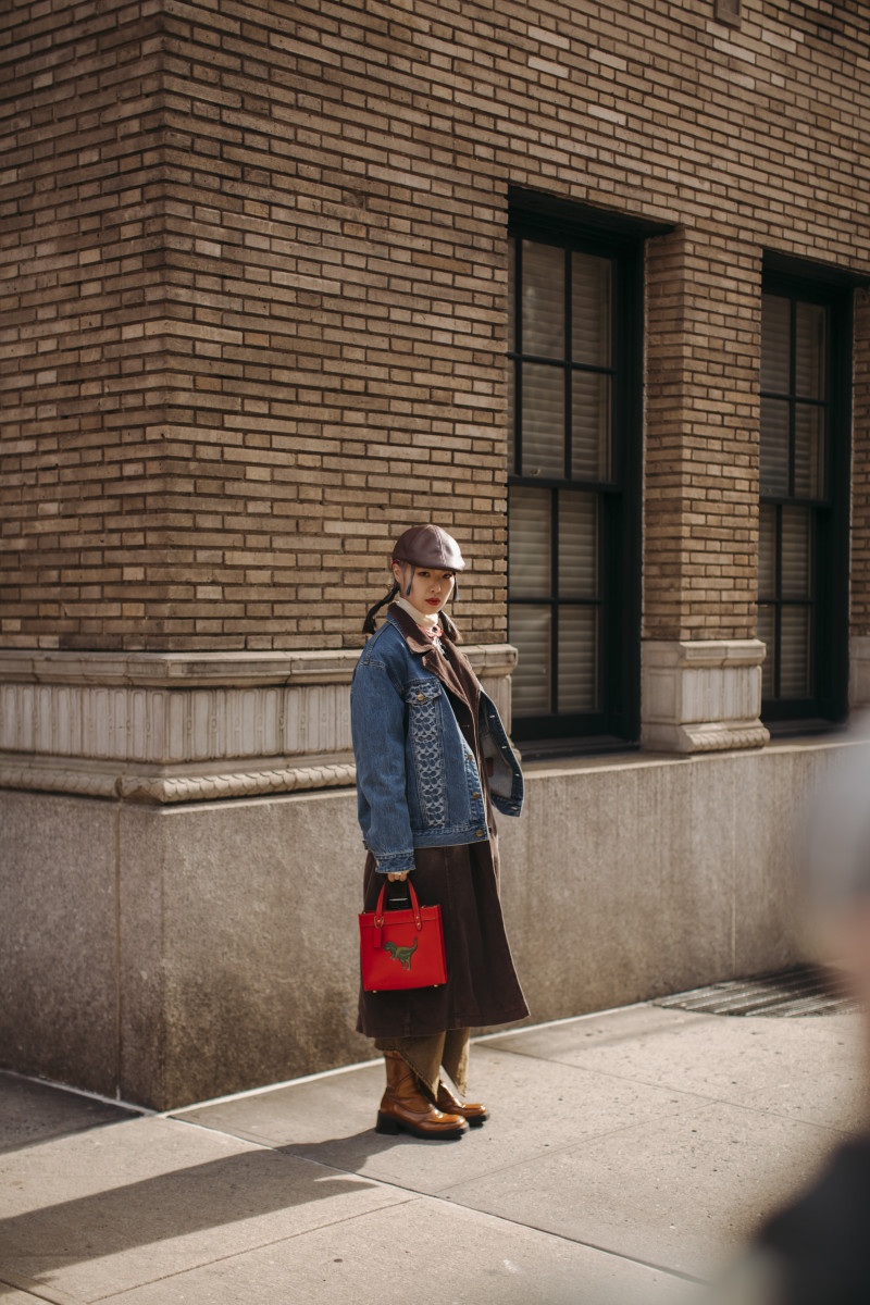 NYFW Street Style: Day Four FW19 — Sarah Christine  Street style bags, White  bag outfit, Dior saddle bag