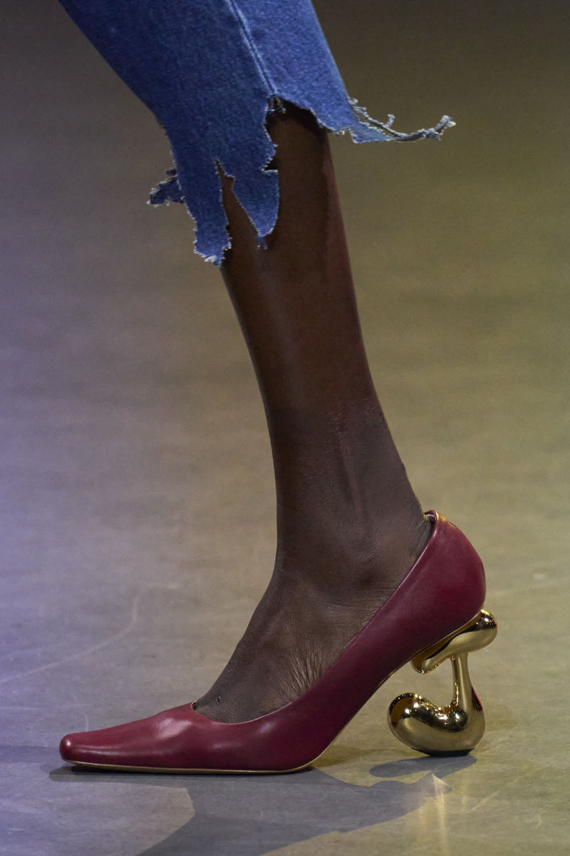 Louis Vuitton Fall 2011 31 shoe in 2023  Trending boots, Trending shoes,  Fashion shoes