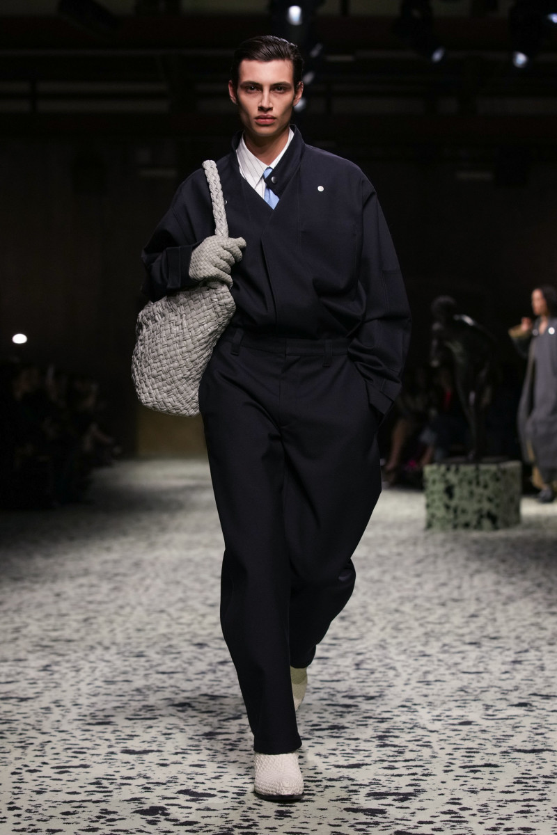 BOTTEGA VENETA  2023フォンダンスイムスーツ　バッグ付き BOTTEGA VENETA 2023フォンダンスイムスーツバッグ付き