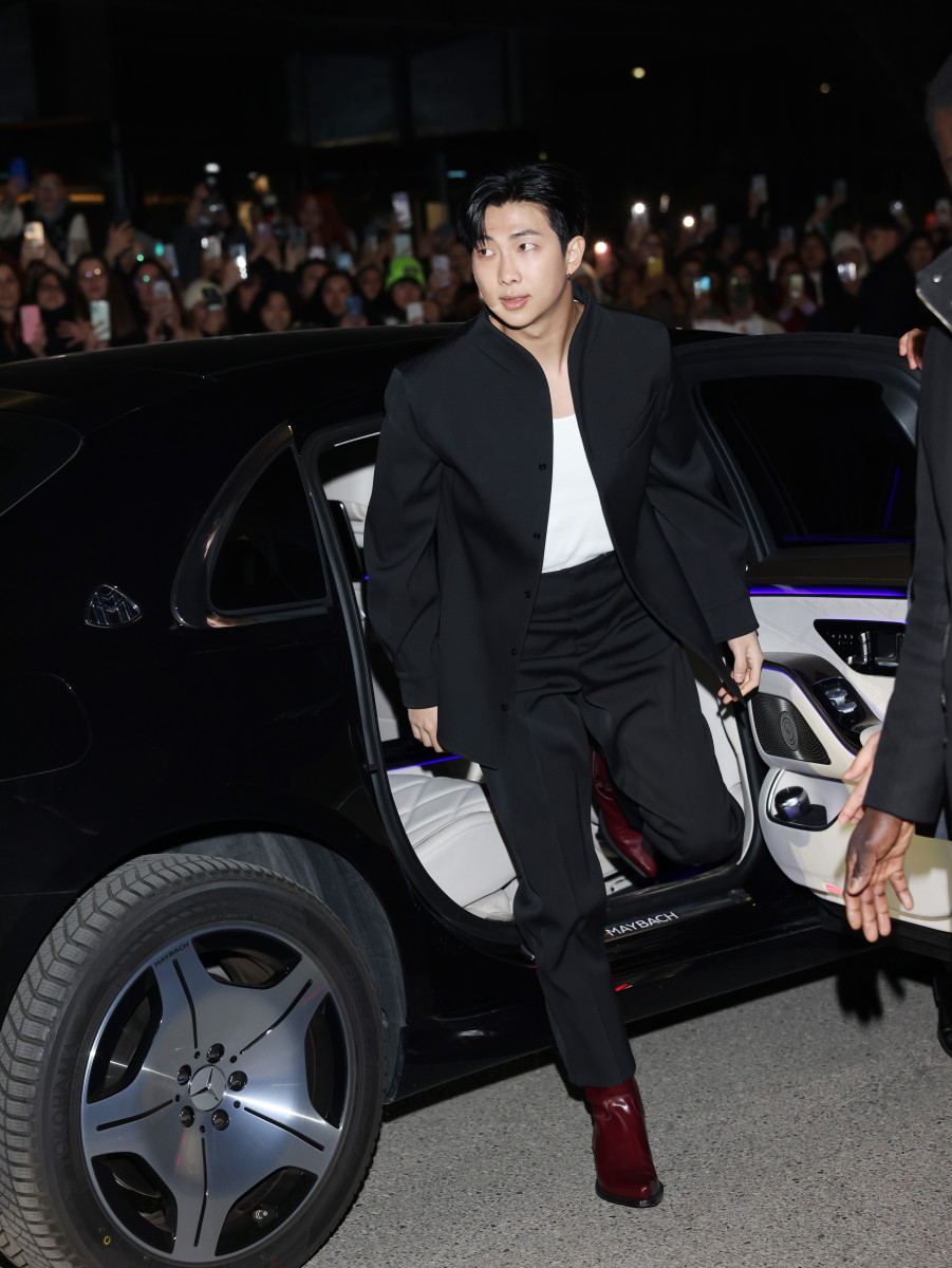 RM of BTS heads to Japan dressed in comfy and elegant Bottega Veneta fit