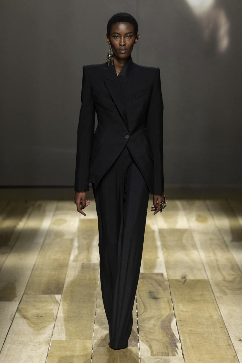 Alexander McQueen Fall 2023 Collection Fashionista