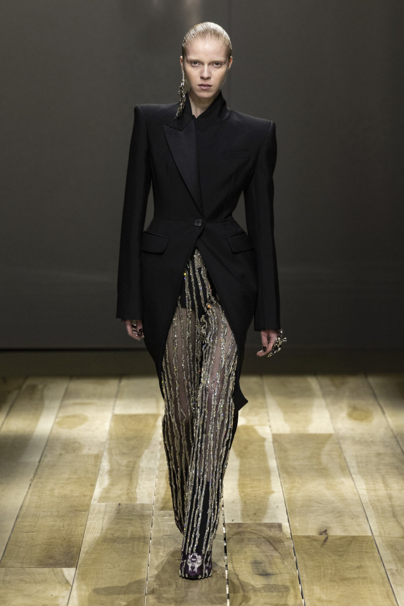 Alexander McQueen Fall 2023 Collection - Fashionista