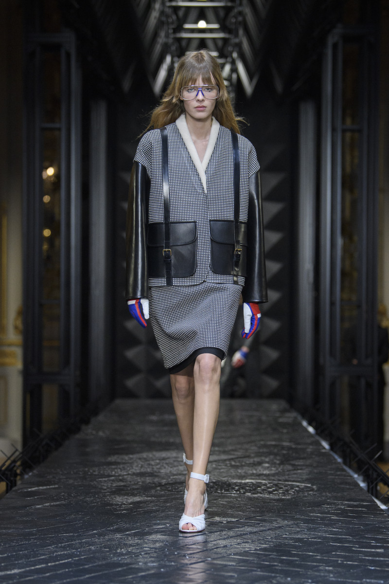 Shop Louis Vuitton 2023 SS Knit & Fur Scarves (M78233) by luxurysuite