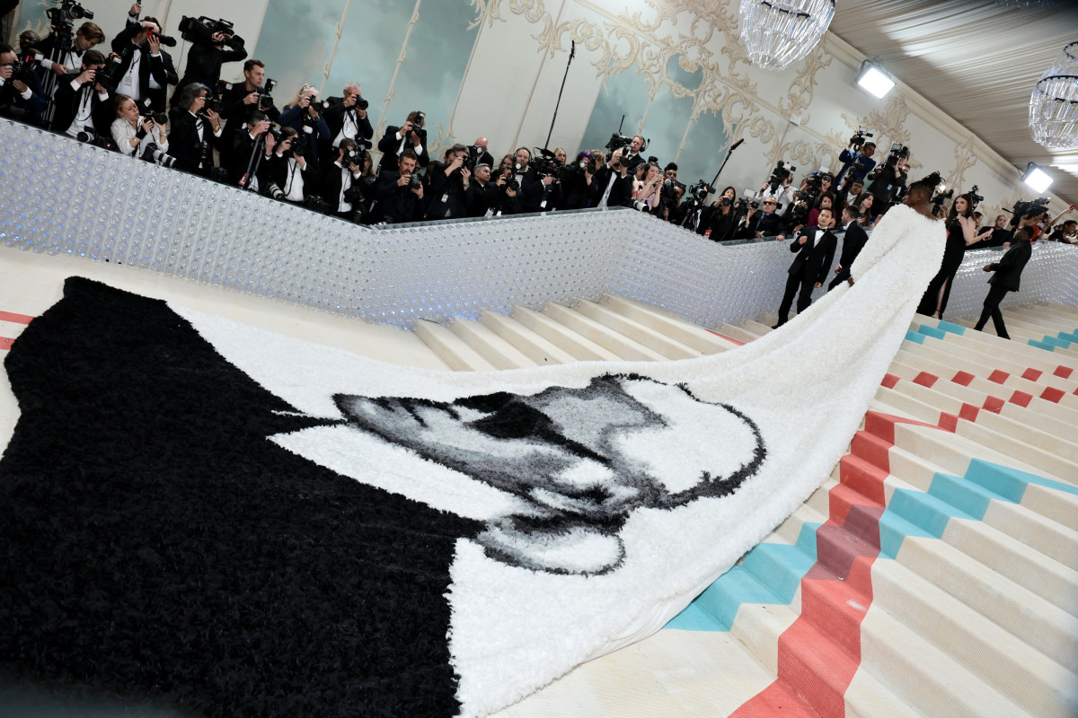 HipHop Wave - Jeremy Pope arrives at the 2023 #MetGala in Balmain!