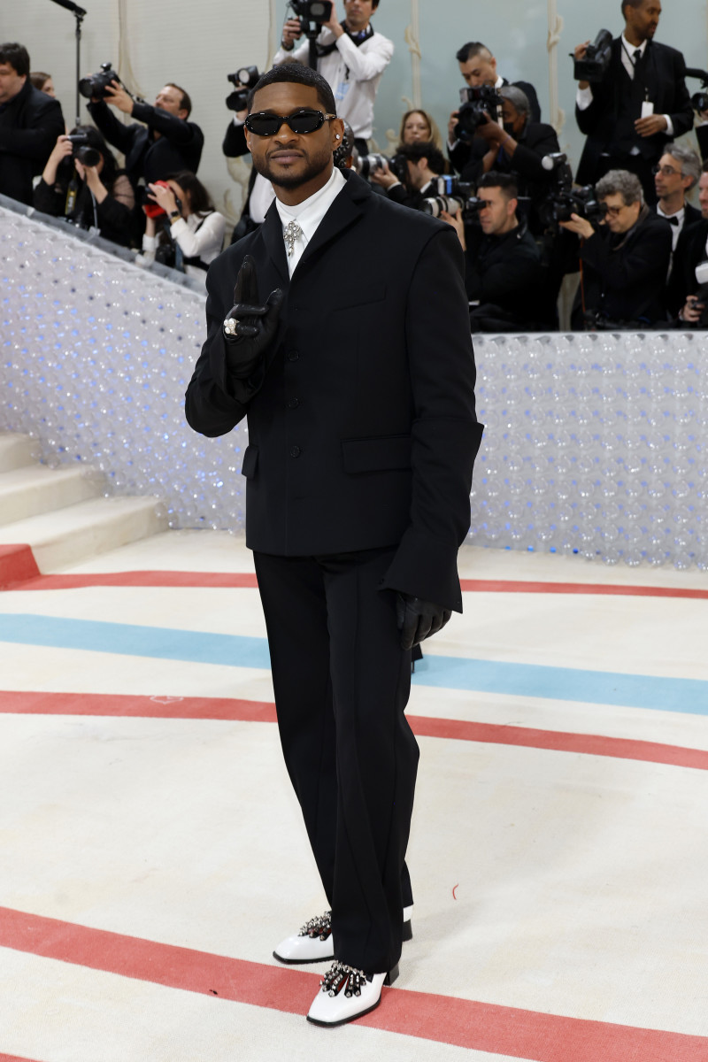Tommy Hilfiger Wears Karl Lagerfeld's Shirt to the Met Gala 2023 – WWD