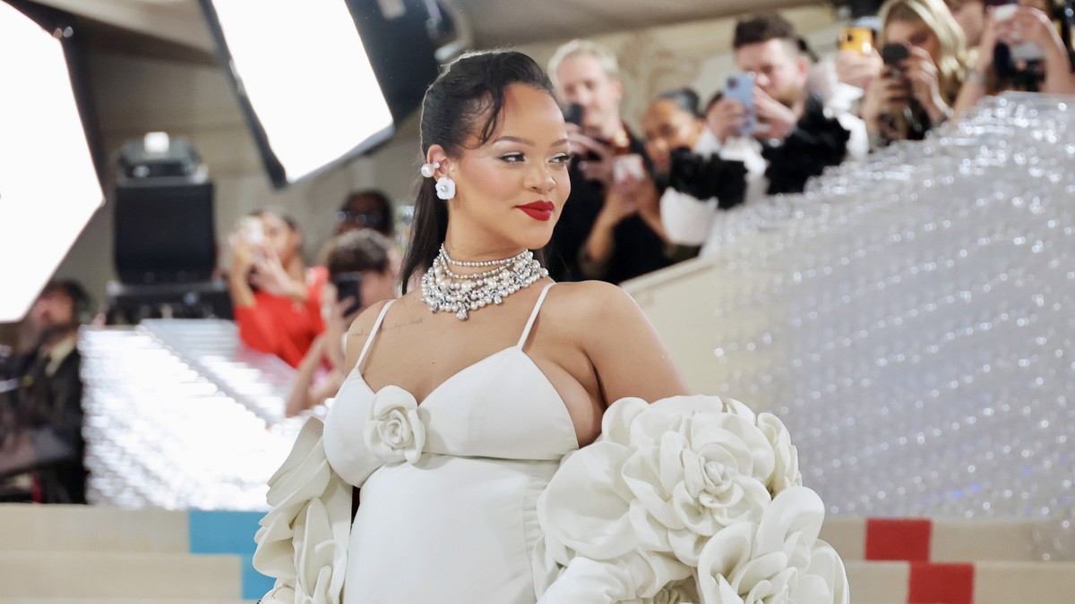 Here's How to Get Rihanna's Full Camellia-Inspired 2023 Met Gala Beauty  Look - Fashionista
