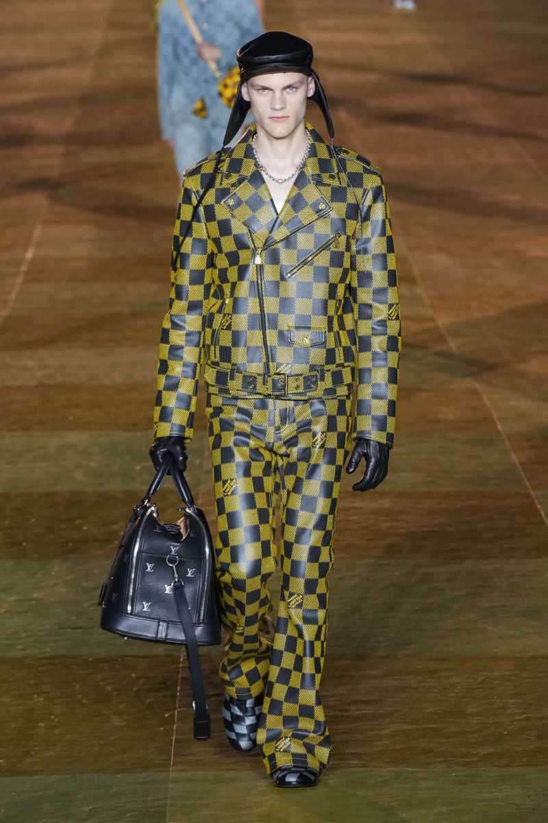 Latest Fashion Brand Updates, Campaigns & Shows  LE MILE Magazine News  Blog - Pharrell Williams Ushers in a New Dawn with Louis Vuitton  Spring-Summer 2024 Men's Collection - LE MILE