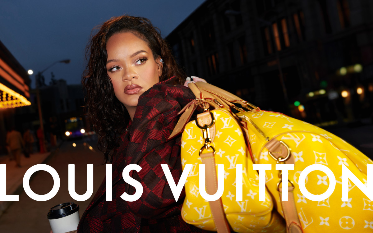 Rihanna pose enceinte pour la nouvelle campagne Louis Vuitton Homme par  Pharrel Williams – Grazia