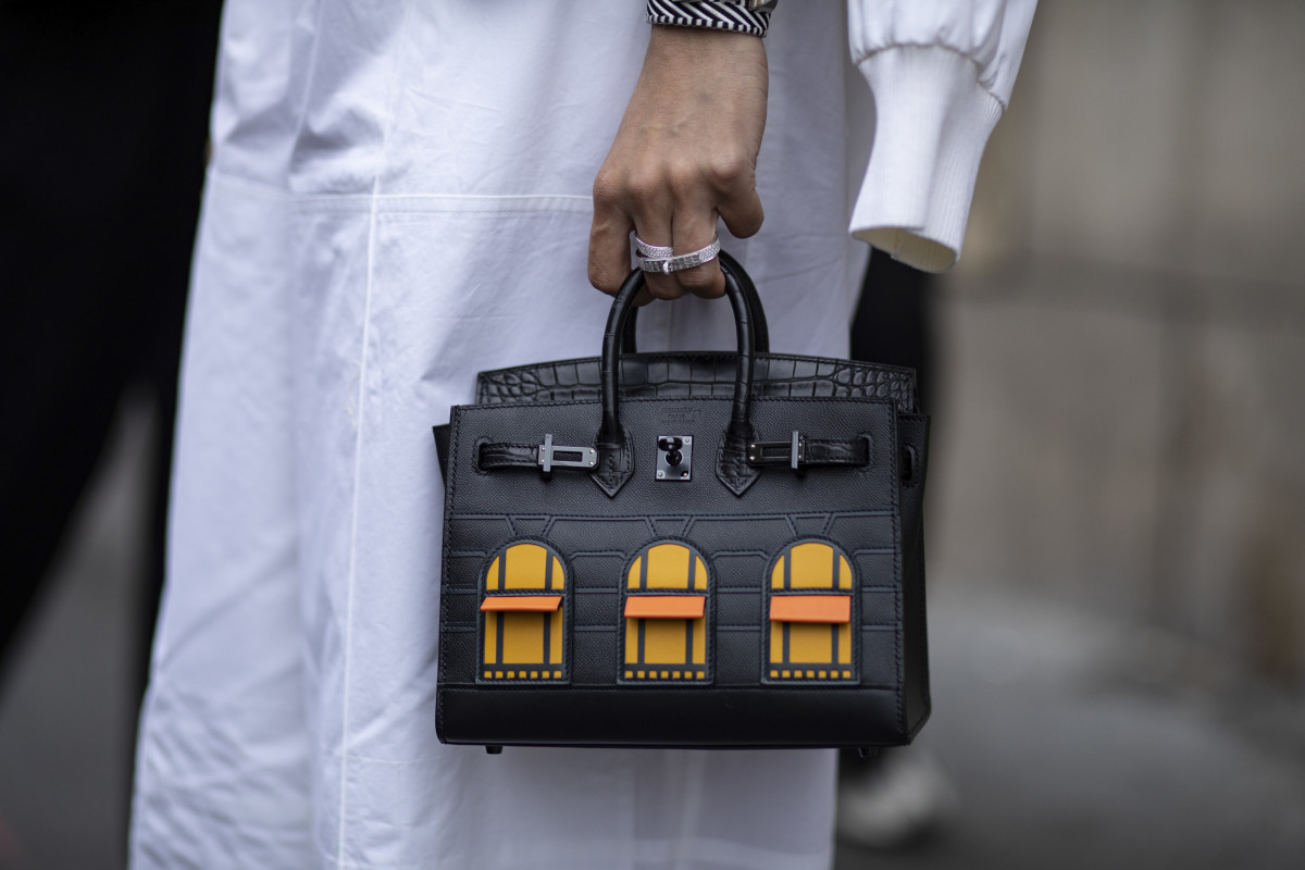 Why are Birkin bags so hard to get? Know all about this Monolith of the  luxury goods market 