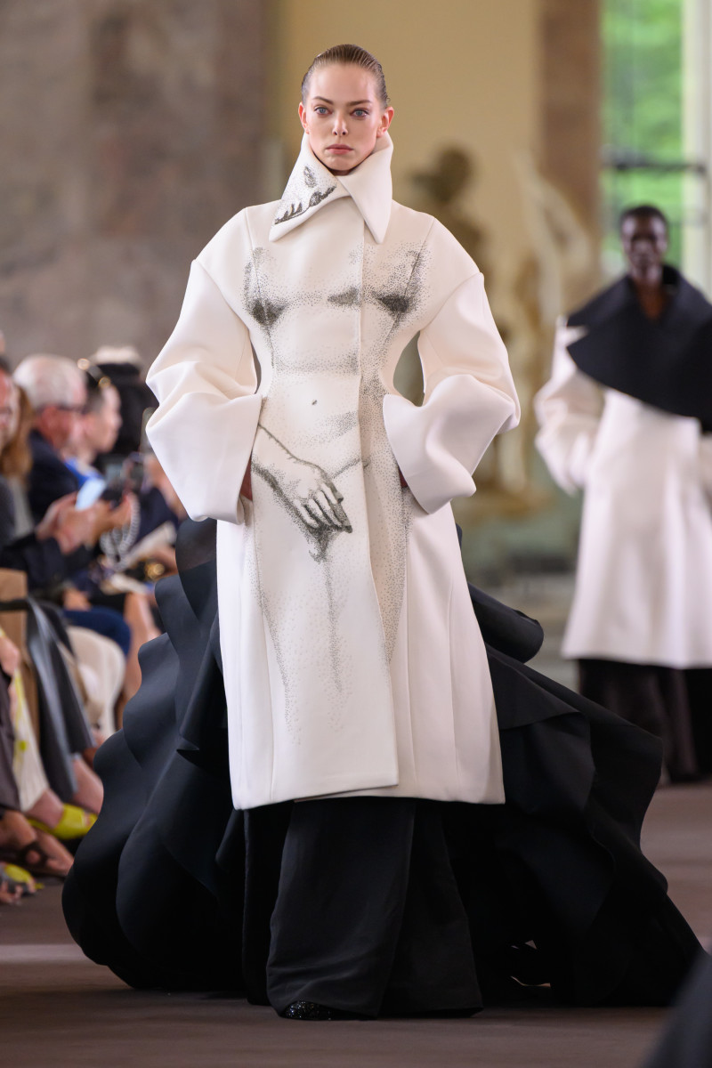 Schiaparelli Ditches the Taxidermy for an 'Unmistakably Human' Couture ...