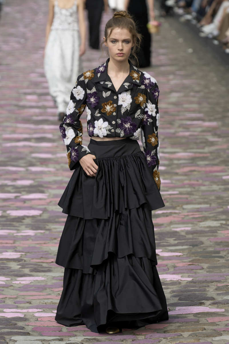 Chanel Takes Haute Couture to the Quai for Fall 2023 Chanel Takes Haute Couture to the Quai for Fall 2023