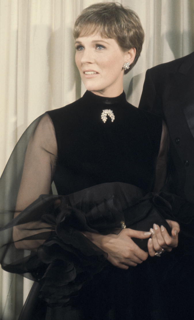Great Outfits In Fashion History Julie Andrews Billowing 1968 Oscars Great Outfits In Fashion History Julie Andrews Billowing 1968 Oscars
