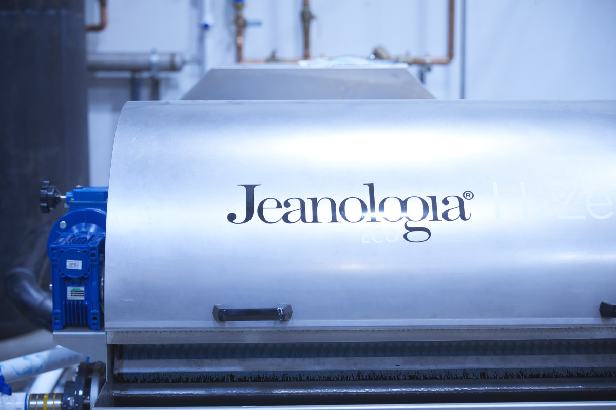 This Jeanologia machine separates water from "sludge." Cleaned water is housed in a large tank.