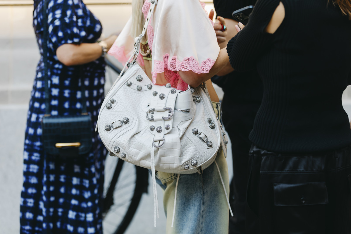 Serial Overpackers, Rejoice: Big Bags Are Back - Fashionista