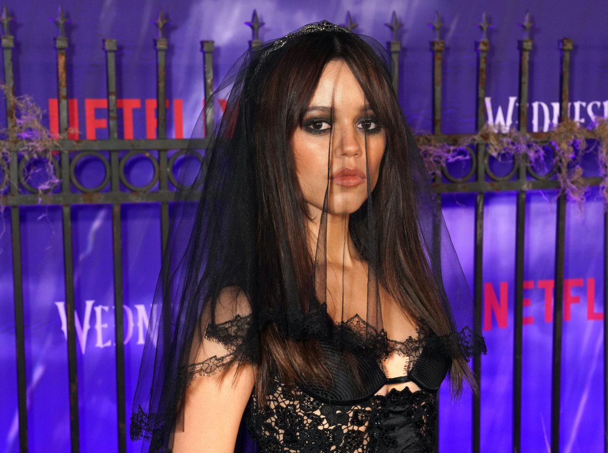 Celebrities Went Full On Gothcore For The Wednesday Premiere Fashionista 4302