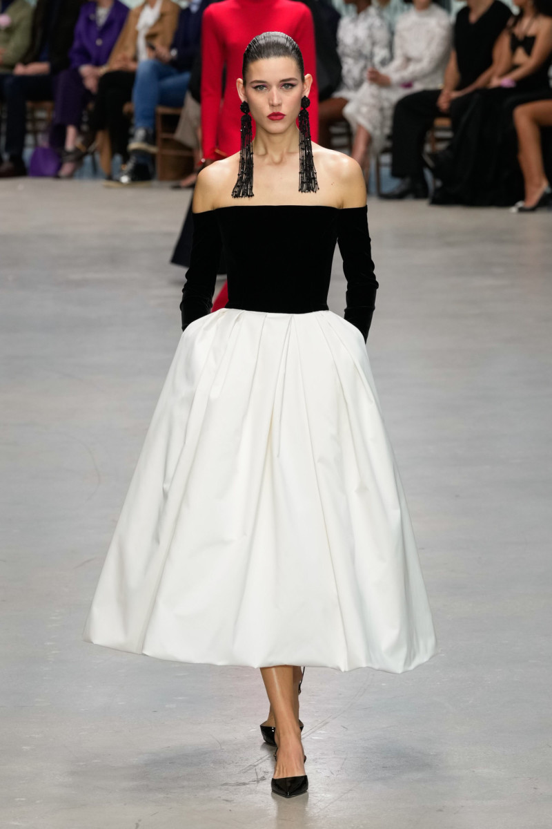 At Carolina Herrera Wes Gordon Shows The Power Of Restraint For Fall   Carolina Herrera Fall 2024 Collection 6 