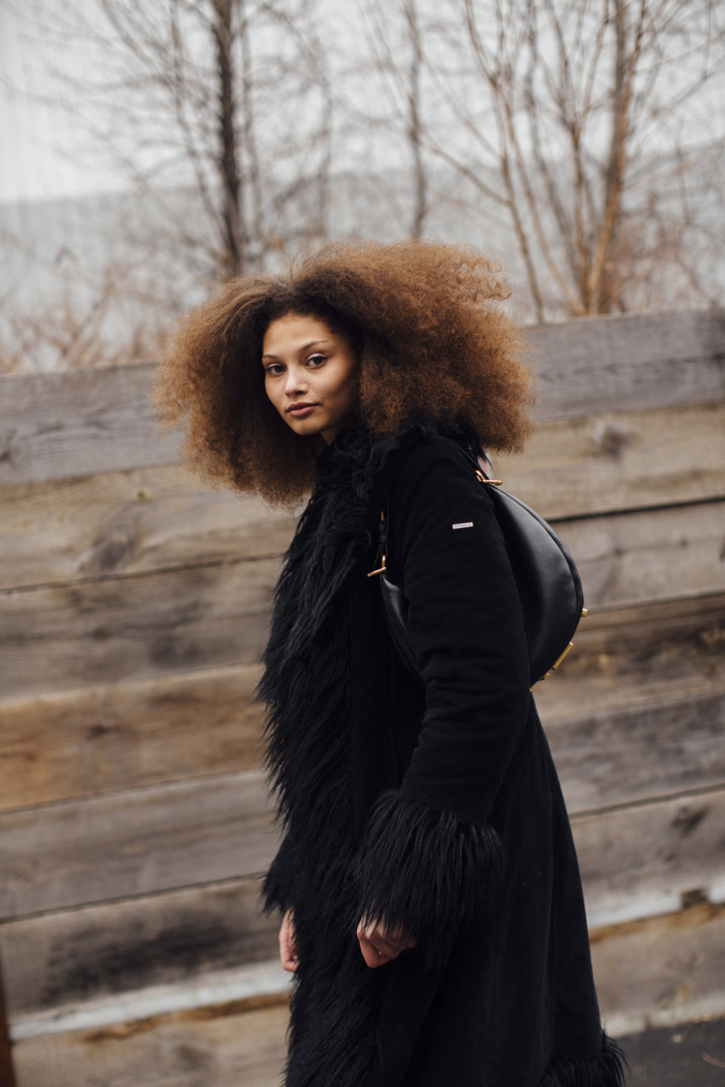 The 32 Best Beauty Looks From New York Fashion Week Street Style   Nyfw Fall 2024 Beauty Street Style Hair Makeup 13 