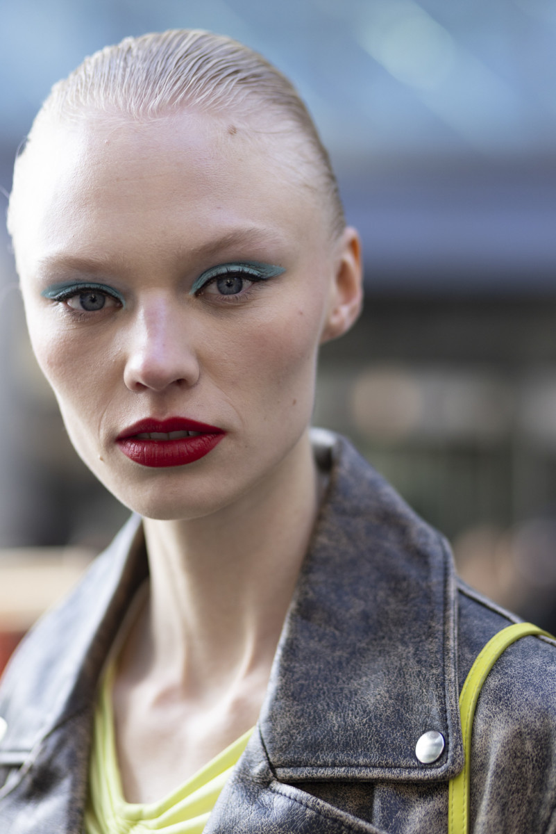 The 32 Best Beauty Looks From New York Fashion Week Street Style   Nyfw Fall 2024 Beauty Street Style Hair Makeup 26 