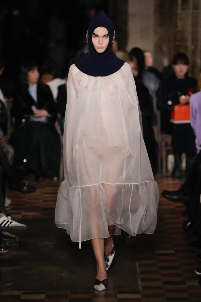 Simone Rocha Gives Her Dreamy Silhouettes a Little More Shape With