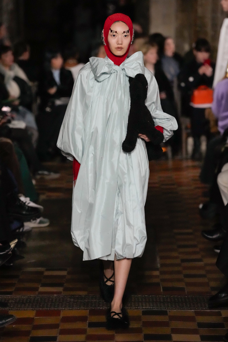 Simone Rocha Gives Her Dreamy Silhouettes a Little More Shape With
