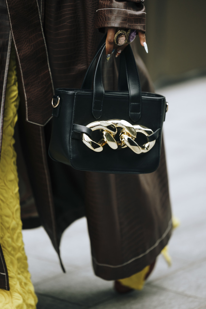 The Best Accessories We Spotted in London Fashion Week Street Style ...