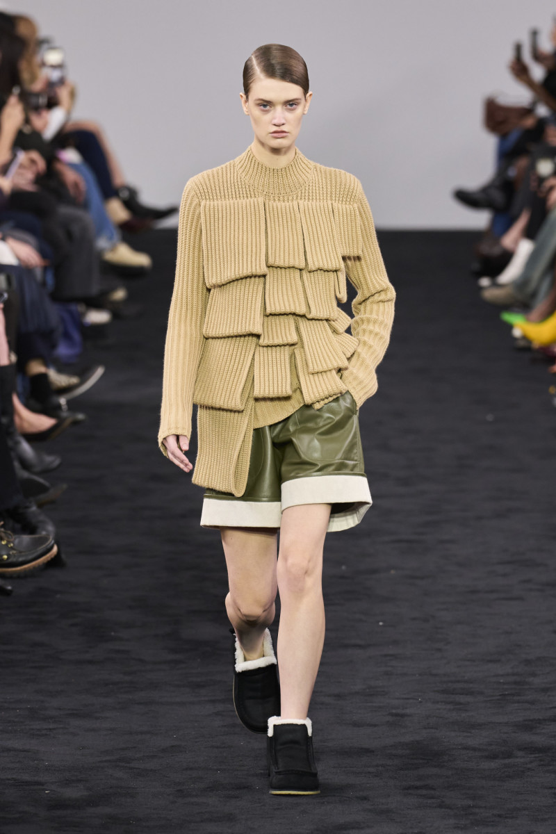 Jonathan Anderson Puts The Infinite Possibility Of Knits On Display For   Jw Anderson Fall 2024 16 