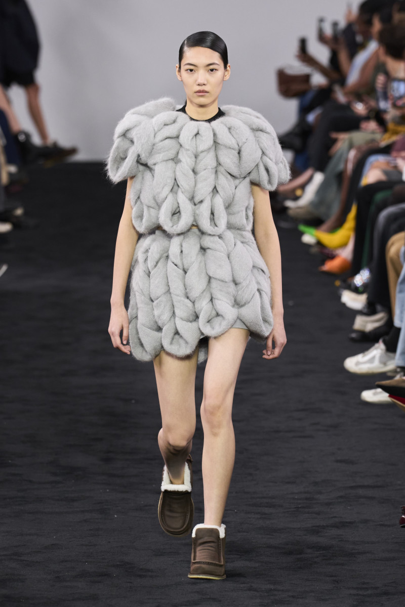 Jonathan Anderson Puts The Infinite Possibility Of Knits On Display For   Jw Anderson Fall 2024 38 