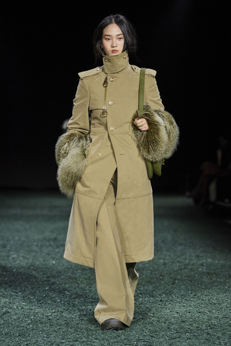 Daniel Lee Continues To Focus On Outerwear For Burberry Fall 2024   Burberry Fall 2024 12 