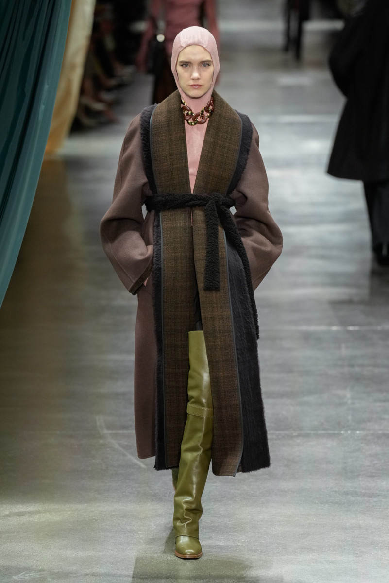 Fendi Fall 2024 Collection Fashionista   Fendi Fall 2024 Look 48 